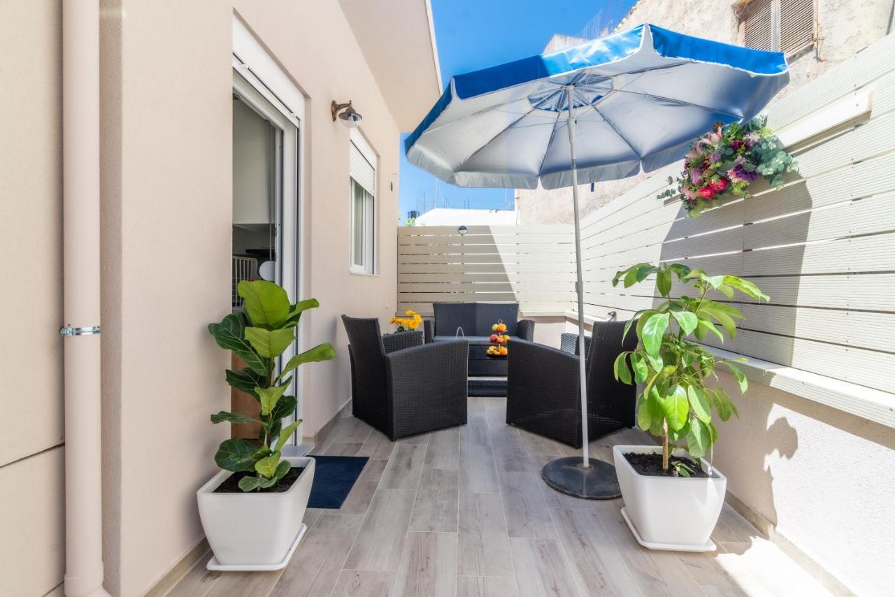 Sophia'S Comfortable Home With A Private Backyard Gazi Екстериор снимка