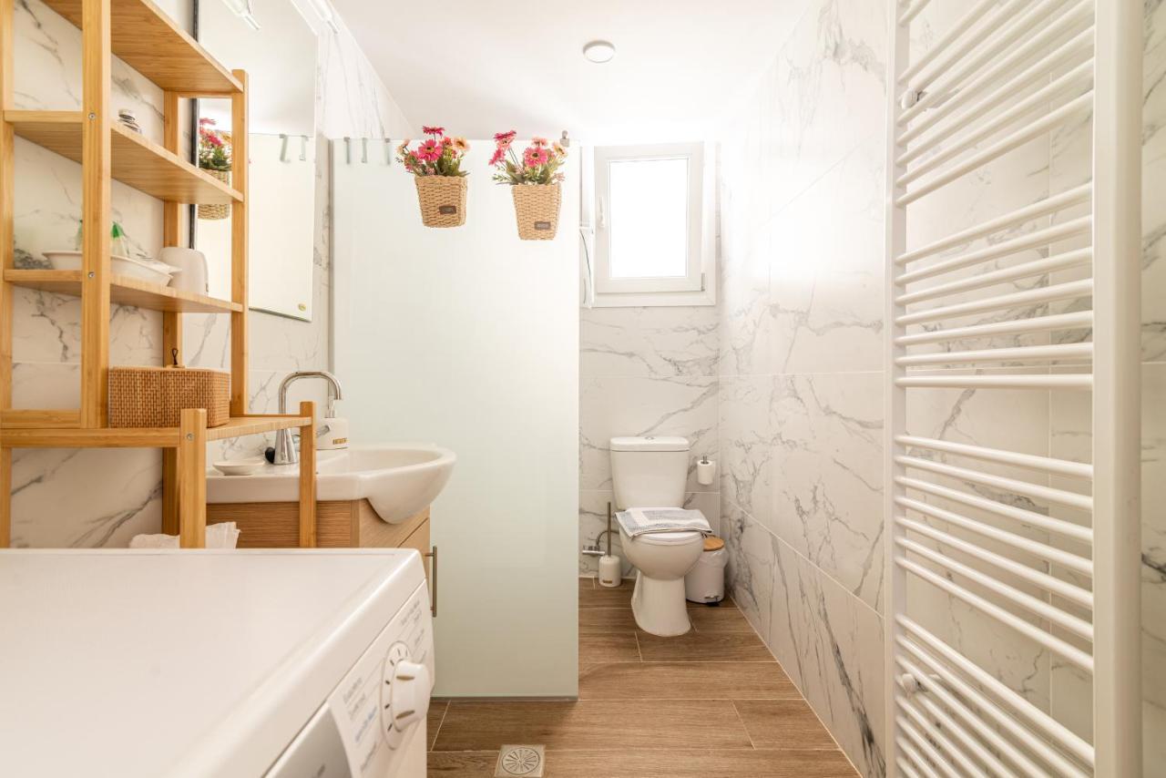 Sophia'S Comfortable Home With A Private Backyard Gazi Екстериор снимка