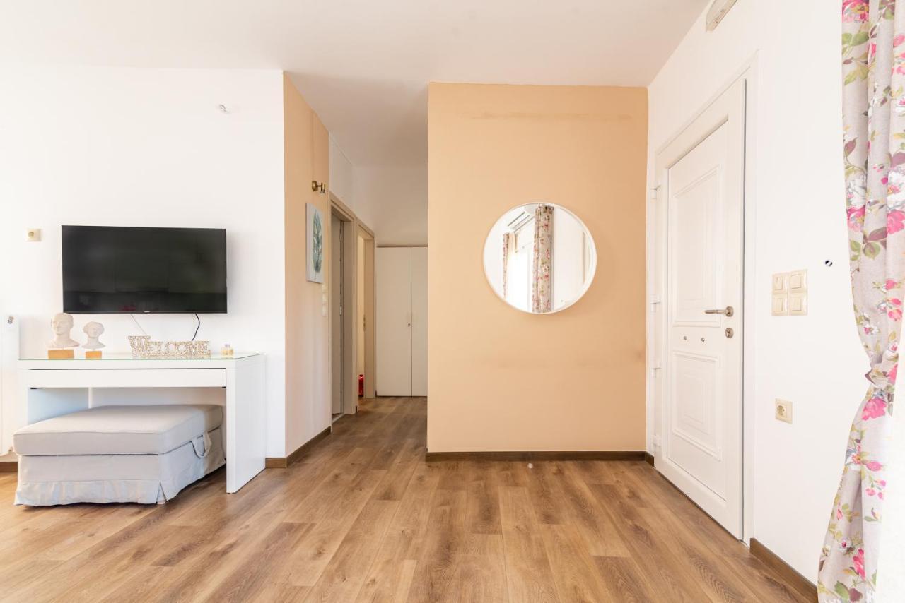 Sophia'S Comfortable Home With A Private Backyard Gazi Екстериор снимка