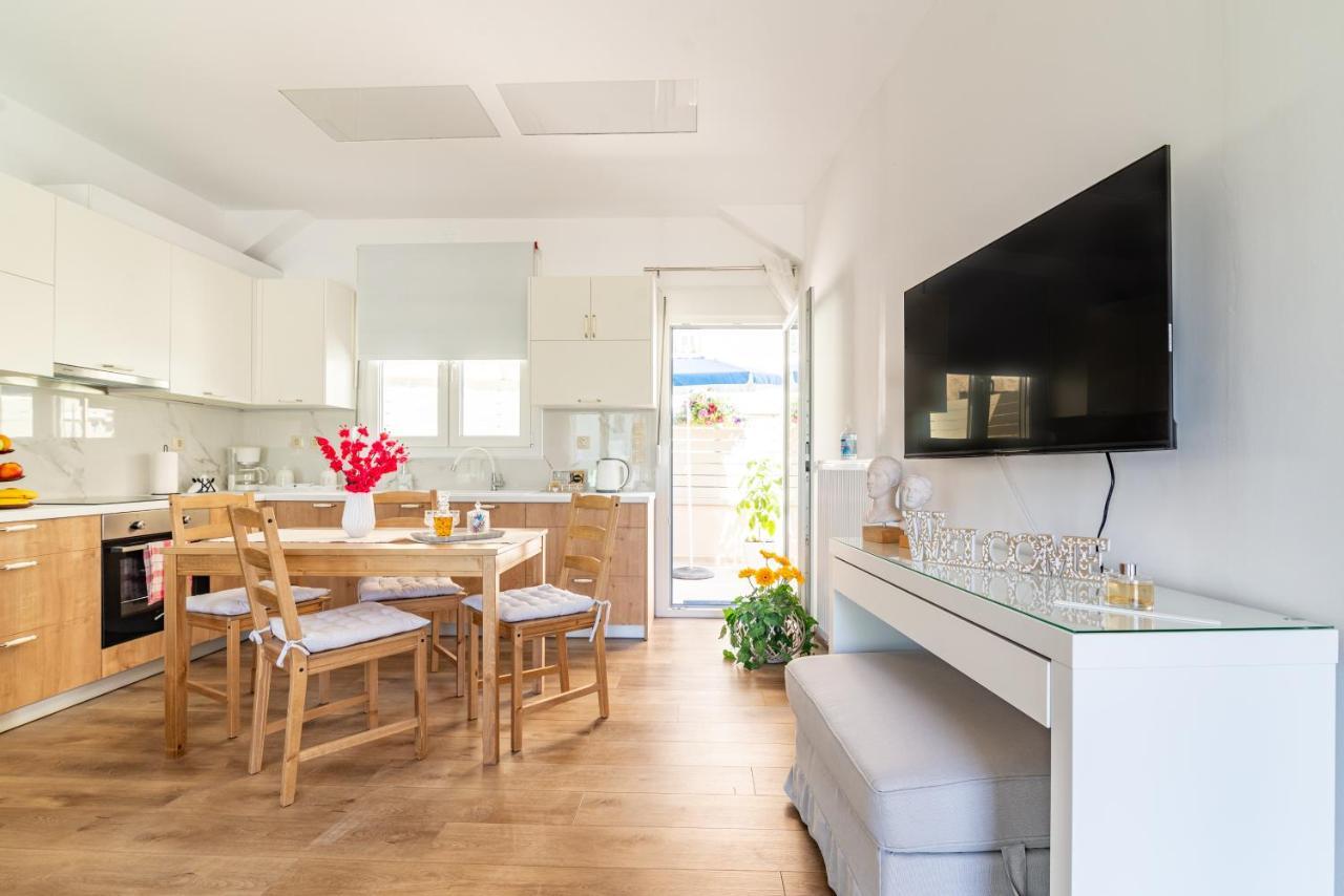 Sophia'S Comfortable Home With A Private Backyard Gazi Екстериор снимка